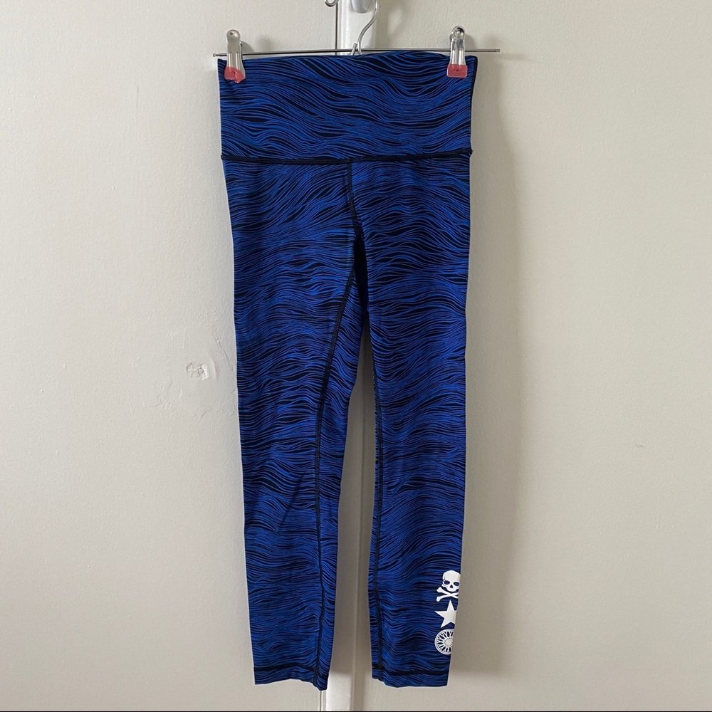 Lululemon Blue and Black Pattern Leggings